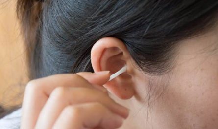 Rêver de nettoyer les oreilles