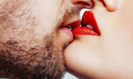 Rêver d'embrasser un homme avec une barbe