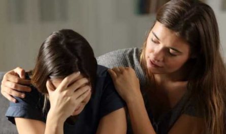 Pourquoi rêver d'aider un ami?