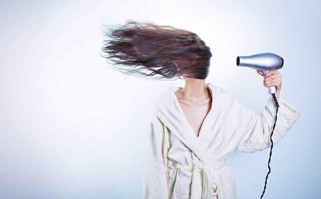 Pourquoi rêver de sèche-cheveux brûlant ?