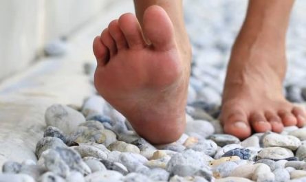 Pourquoi rêver de marcher sur des galets ?