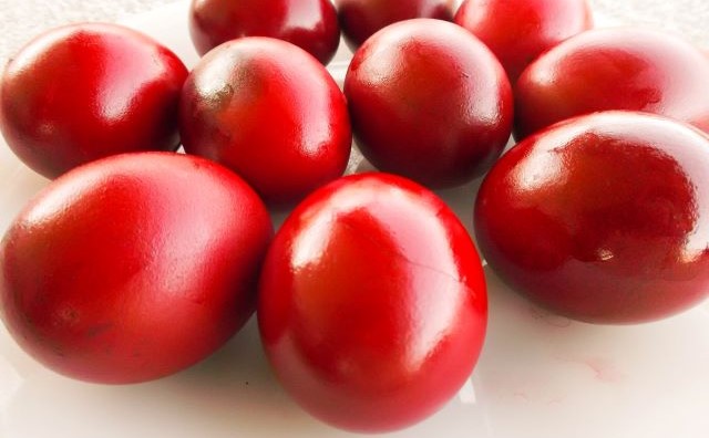 Pourquoi rêver d'oeufs rouges ?