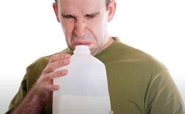 Pourquoi rêver de boire du lait périmé ?