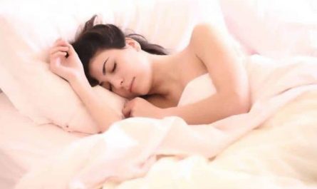 Pourquoi rêver de quelqu'un qui dort dans votre lit ?