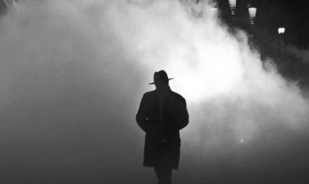 Pourquoi rêver d'un homme avec un manteau noir ?