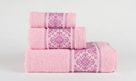 Pourquoi rêver de serviette de bain rose ?