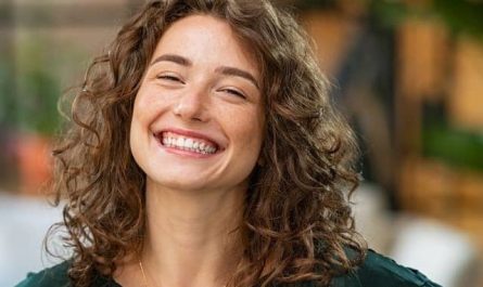 Pourquoi rêver d'une femme souriante ?