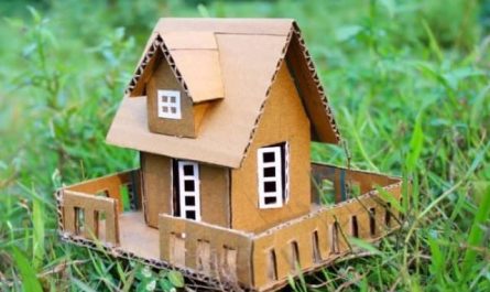 Pourquoi rêver de maison en carton ?