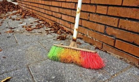 Pourquoi rêver de nettoyer une cour ?