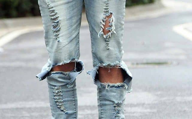 Rêver de vêtements troués